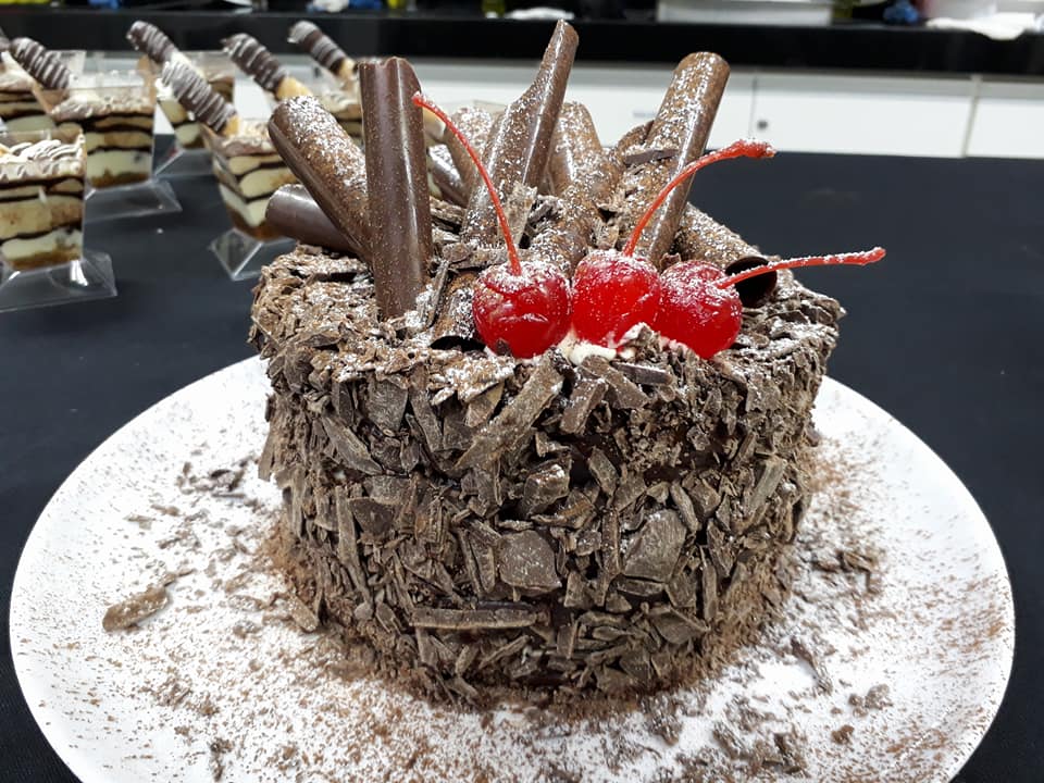 Trabalho dos alunos do Curso de Confeitaria Trabalho dos alunos do Curso de Confeitaria